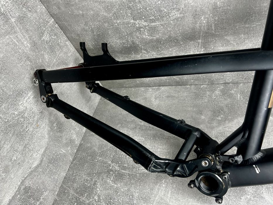 Топова рама Rose Beef Cake DH8 для fr rock shox fox