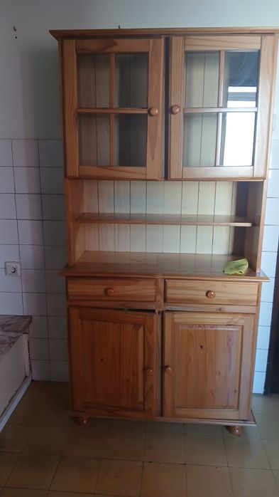 Móvel louceiro em muito bom estado