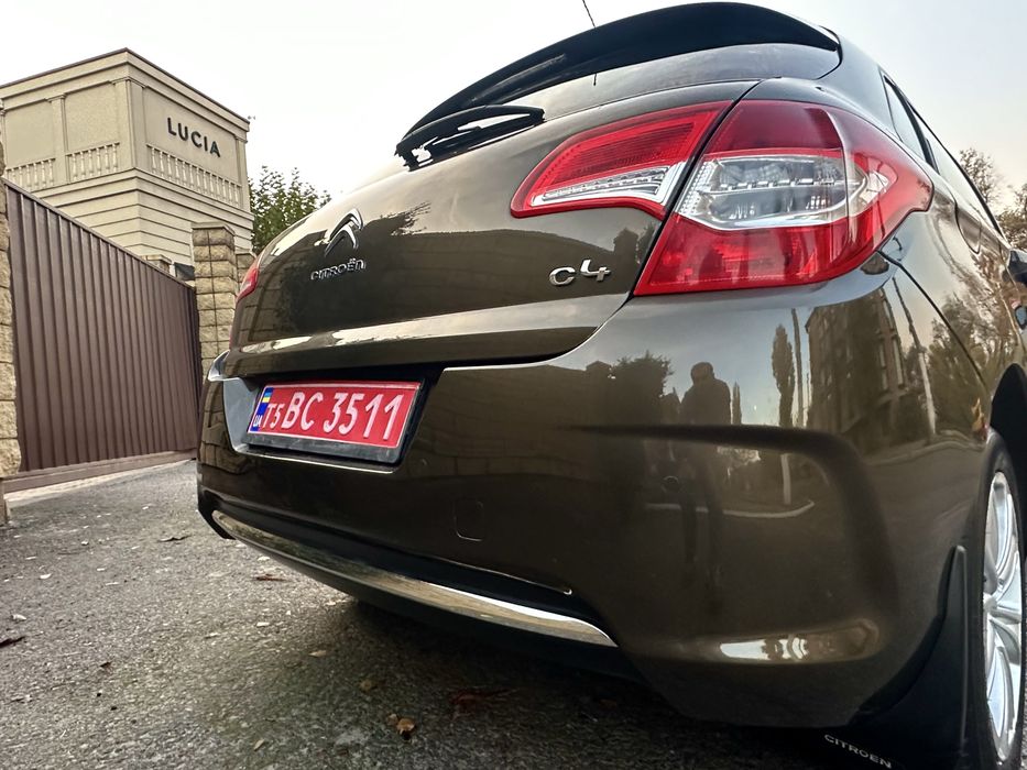 Citroen C4 Сітроен хетчбек  рестайлінг  Ситроен 1,6 дизель