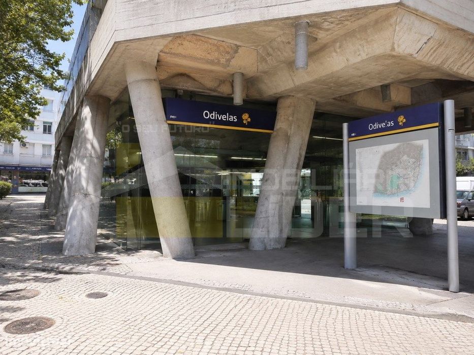 Oferta de Verão oferecemos a escritura.
Excelente Apartamento T3 m...