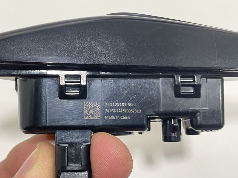 Камера повторювач повороту правий до Tesla  model 3/Y