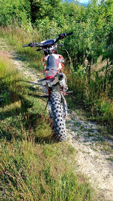 Продаєця Bse s 2