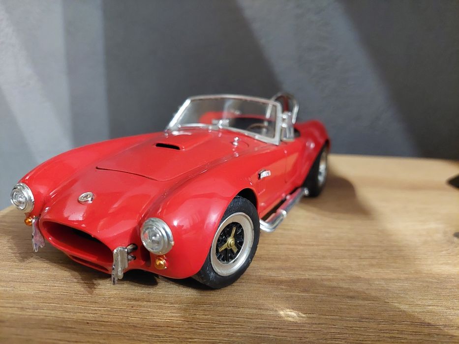Model 1:18 Shelby Cobra RoadTough