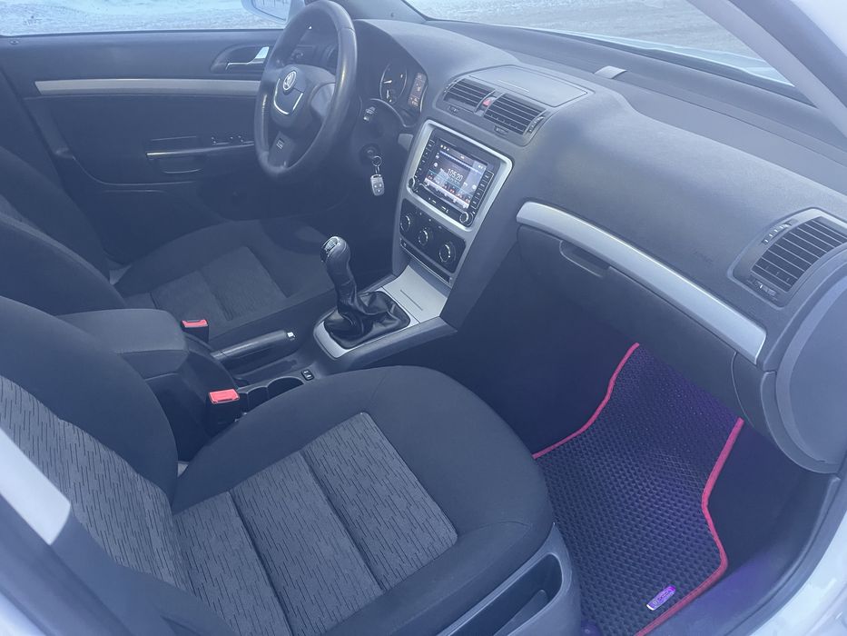 SKODA OCTAVIA A5-2012 р.1,6 Газ-бензин