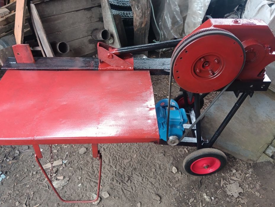 Продам дровокол 220 в.