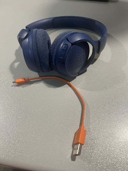 Słuchawki JBL 510BT + kabelek do ładowania słuchawek