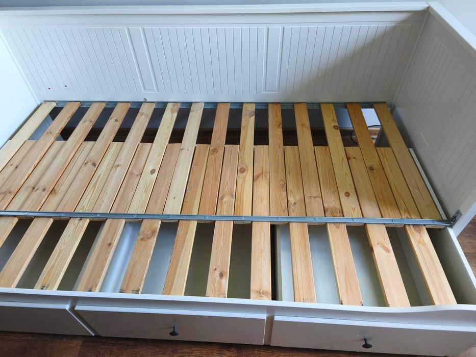 Ikea Hemnes rozkładane białe łóżko z materacem