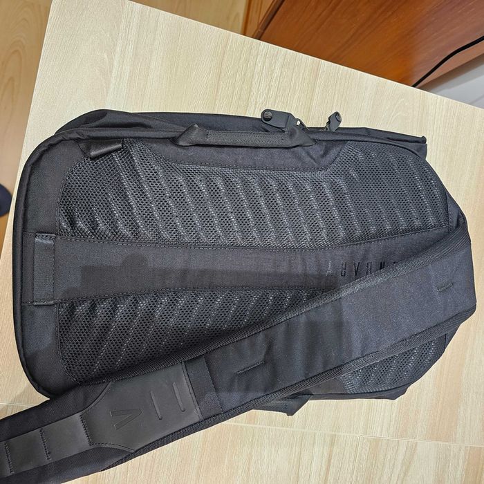 Boundary Supply Errant Sling Obsidian Black