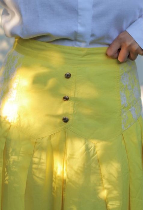 Вінтажна жовта спідниця