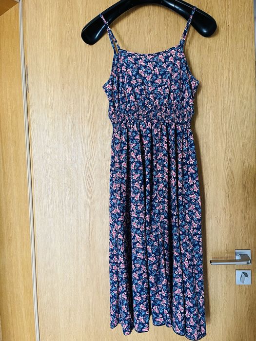 Letnia sukienka na ramiaczkach