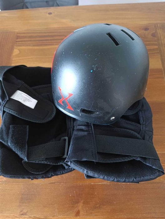 Kask+Ochraniacze Triple Eight