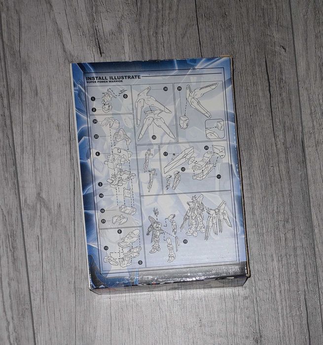 Robot model kolekcjonerska figurka  składania freedom Gundam Evolution