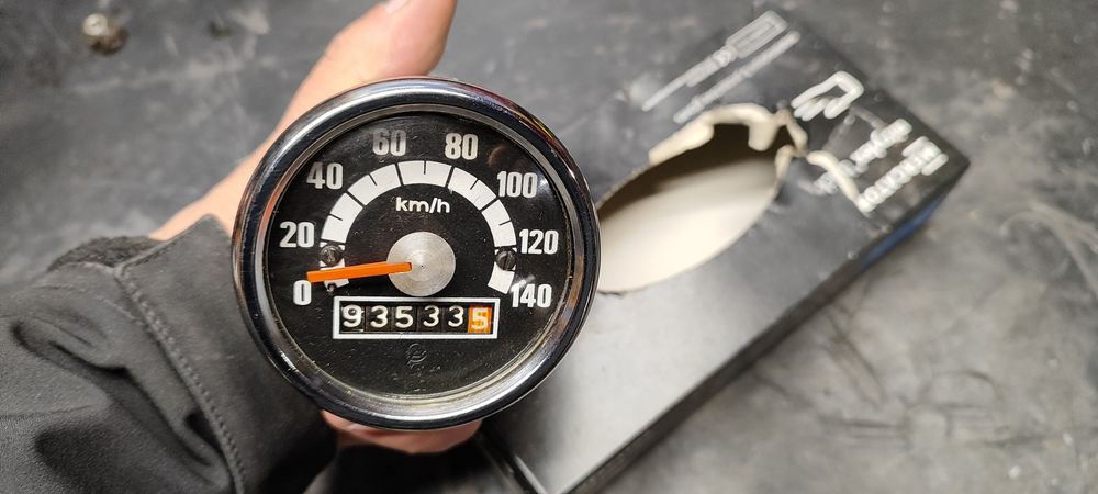 Licznik WSK 125 prędkościomierz 175 lampa plastikowa kos B3 org ładny