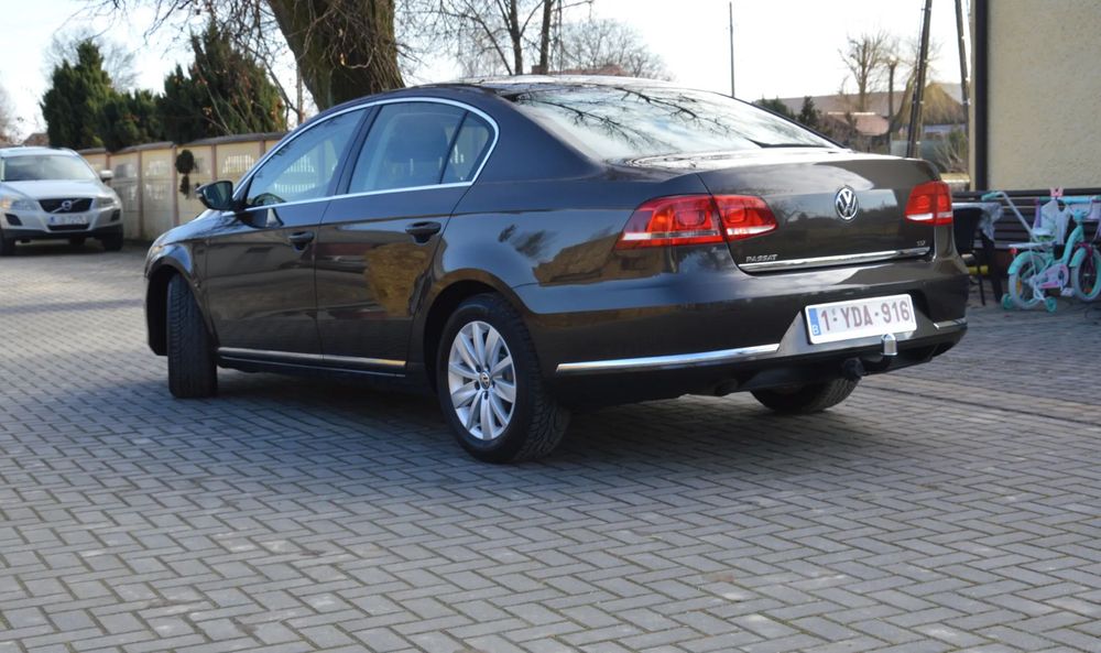 Volkswagen Passat _NISKI PRZEBIEG 175 Tys!_Klima_NAVI_Tempomat_Hak_Stan SALONOWY!