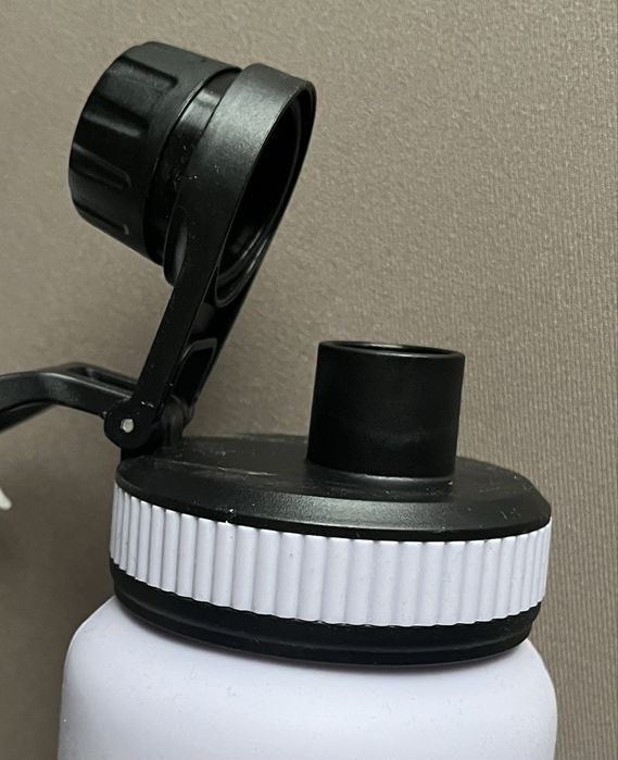 Szklany bidon motywacyjny z etui silikonowym podziałka SMUKEE 1000ml