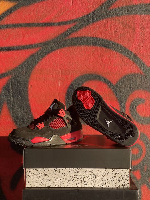Air Jordan Retro 4 Red Thunder 2022