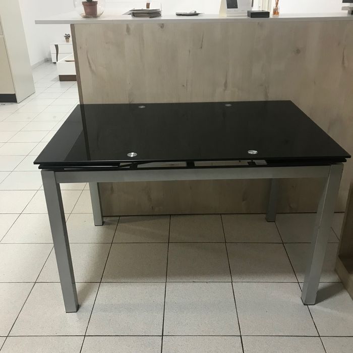 Mesa de cozinha vidro preto