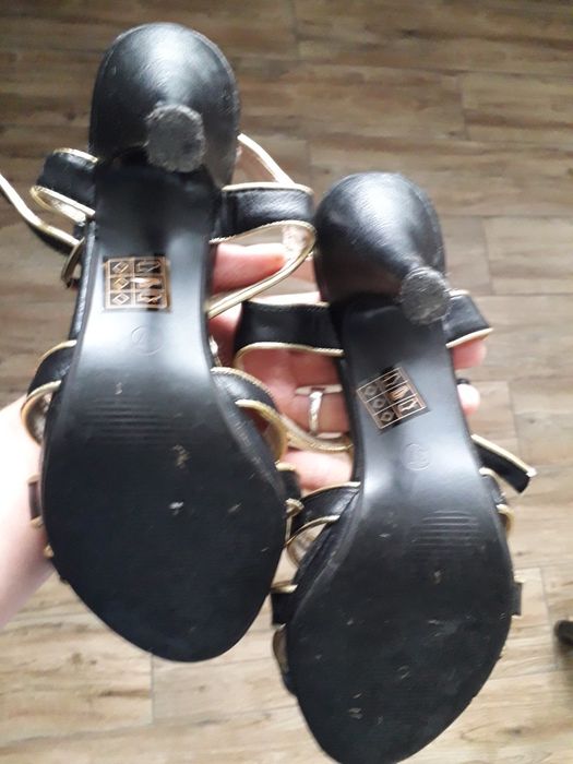 Sandałki na szpilce r.37