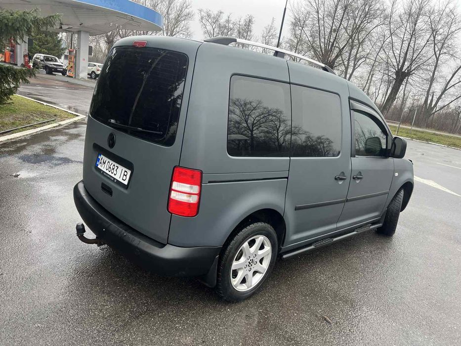 Volkswagen Caddy 1.6 дизель2011