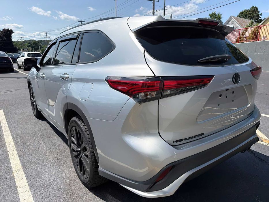 Toyota Highlander      2021