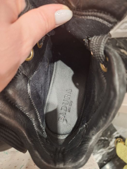 Продам ботінки (снікерси)