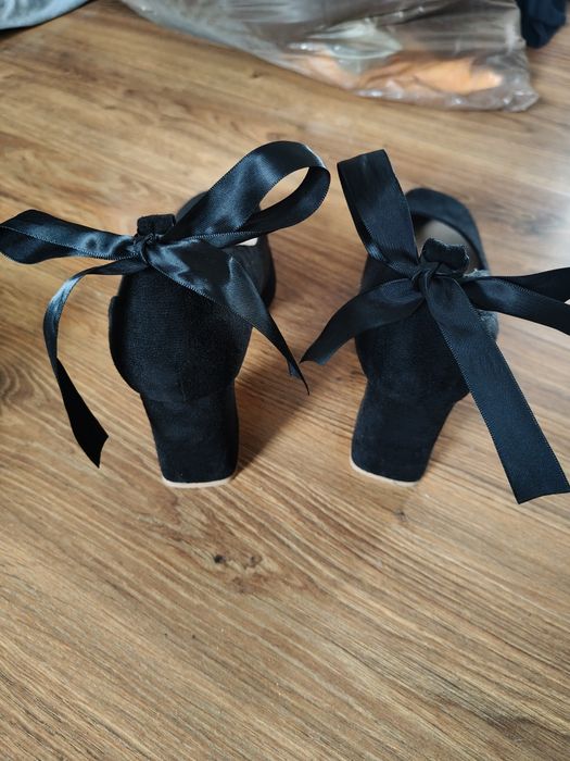 Buty damskie na obcasie