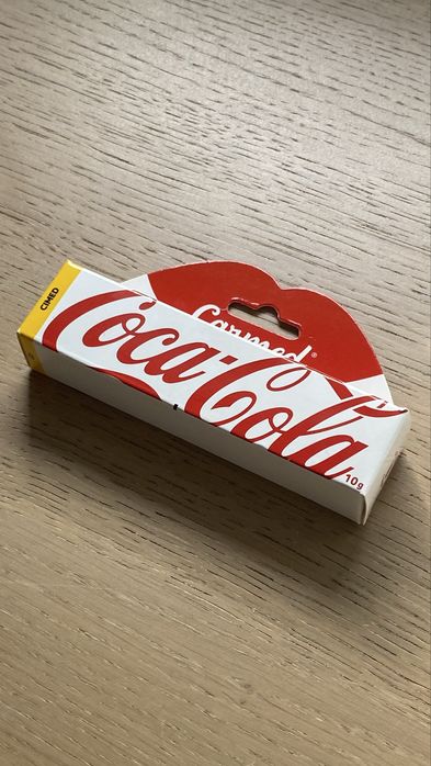 Hidratante Labial Carmed + Coca-Cola Incolor