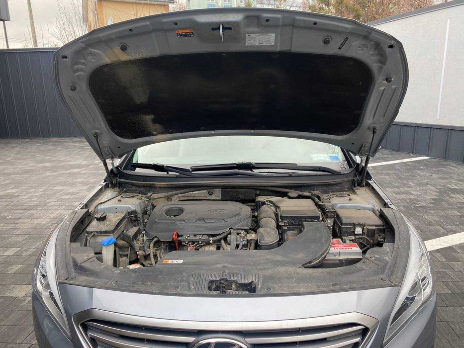 Продам власний автомобіль Hyundai Sonata 2017 року.