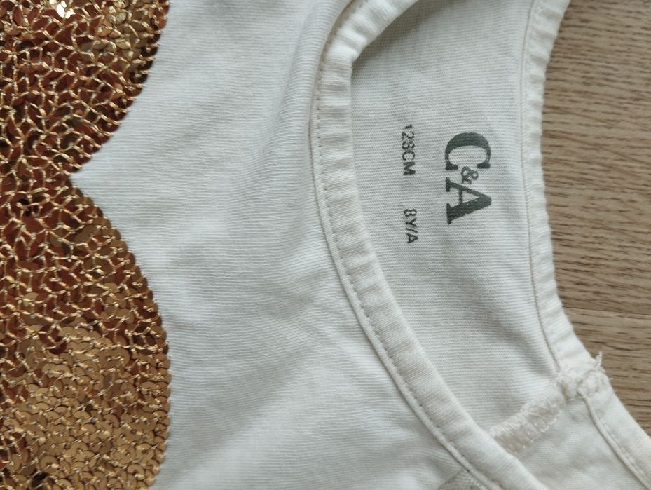 Komplet spódniczka z bluzka i sweterkiem