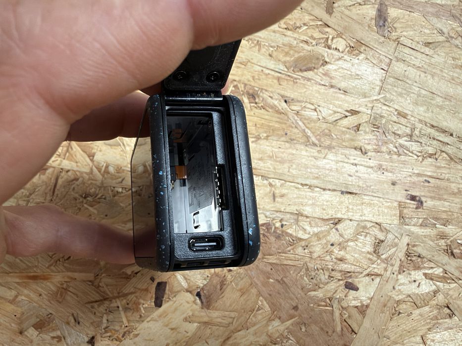 GoPro Hero 12 Black (Avariada / Não liga) – Para Peças ou Reparação