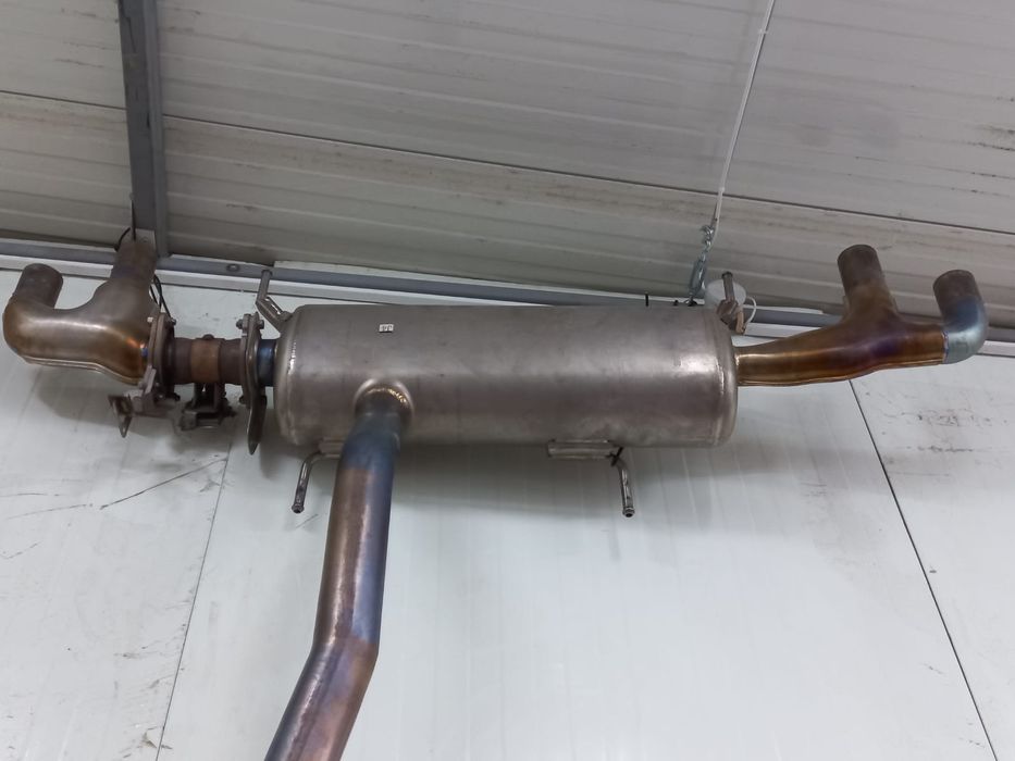 Escape Nissan GTR R35