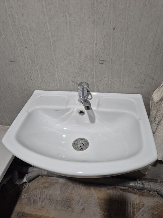 Умывальник раковина плюс смеситель