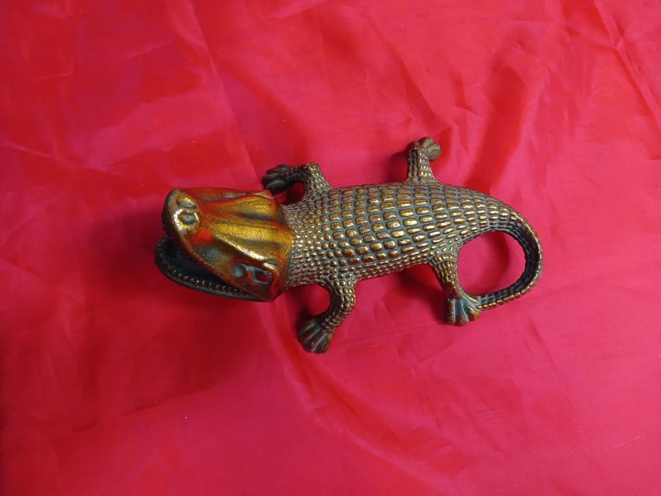 Пепельница СССР. Крокодил, аллигатор, геккон.