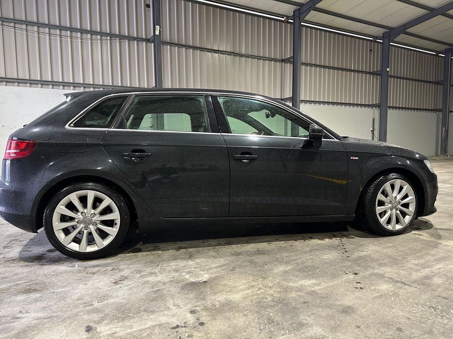 Audi A3  sportback 8v S-line 2.0tdi 150cv
