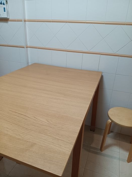 Mesa de refeição de cozinha