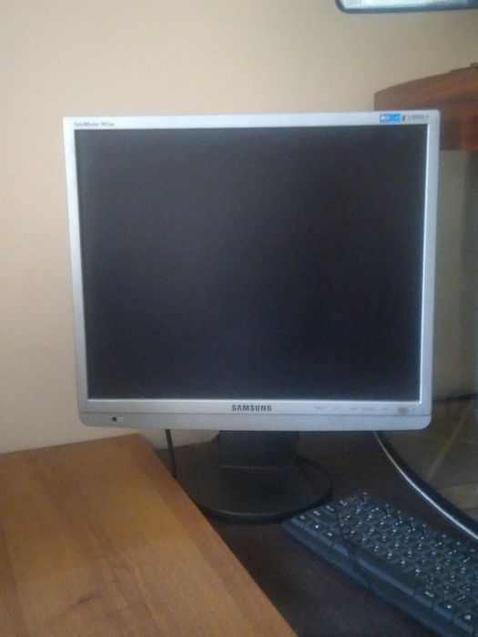 Монитор диагональ 19