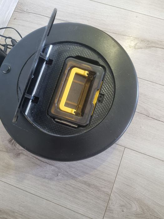 Продам робот пилесос Grunhelm GRVC-T800