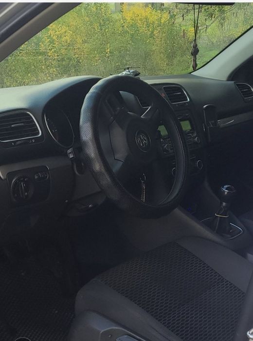 Volkswagen Golf 6 (1.6 дизель )