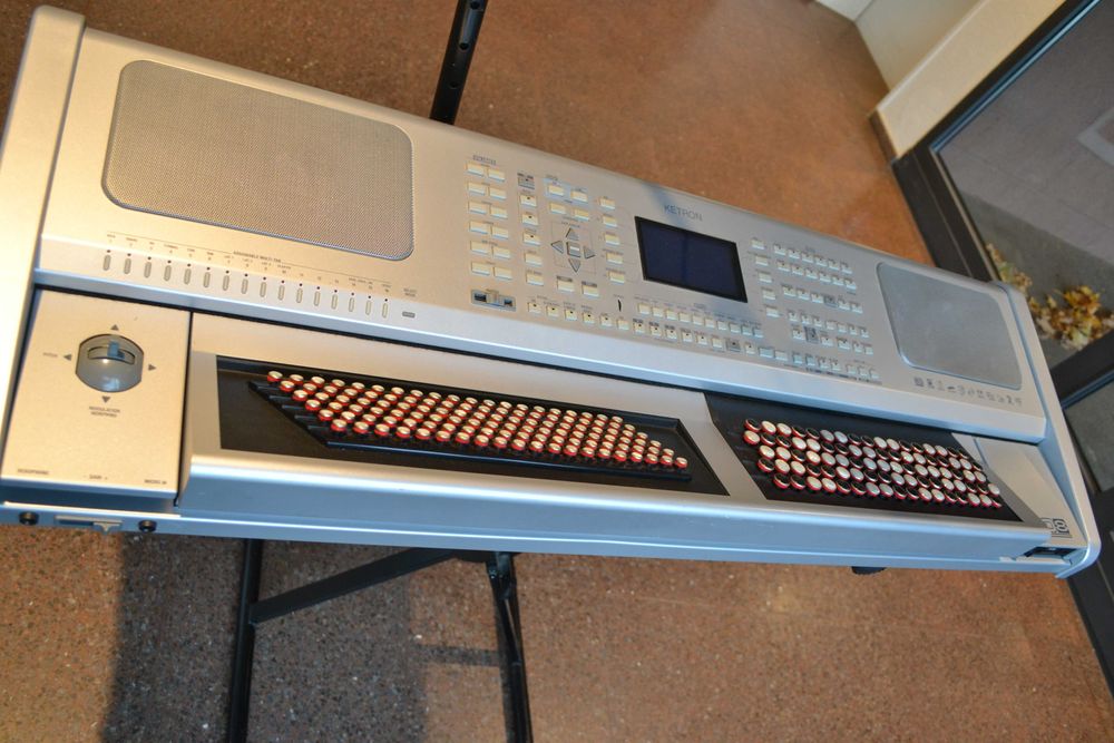 Orgon Ketron SD 8 Com USB E SD Carta