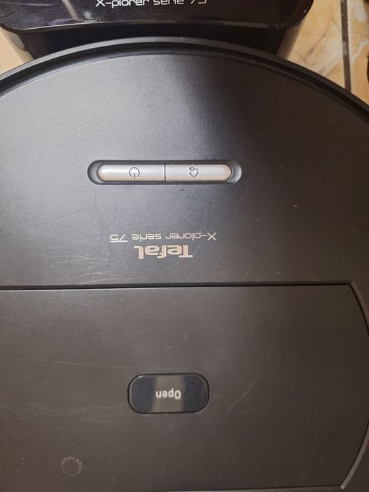 Продам робот-пылесос "Tefal"