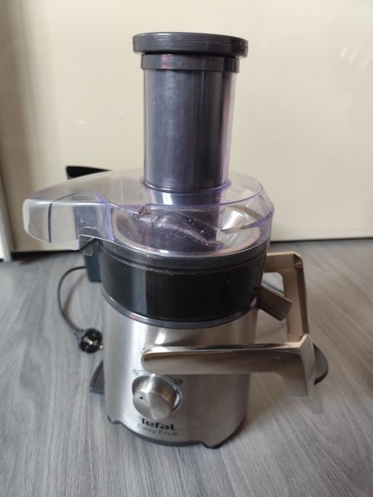 Соковижималуа Tefal ZE610D