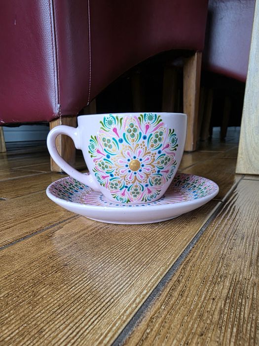 Filiżanki ze spodkiem