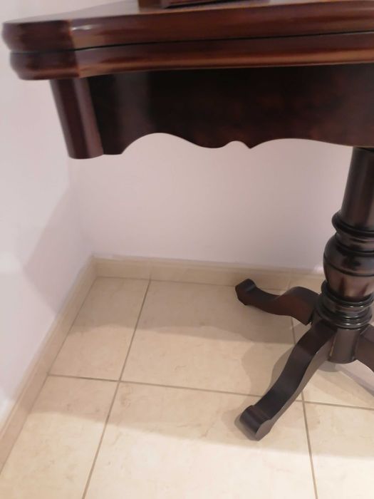 Mesa de jogo para sala