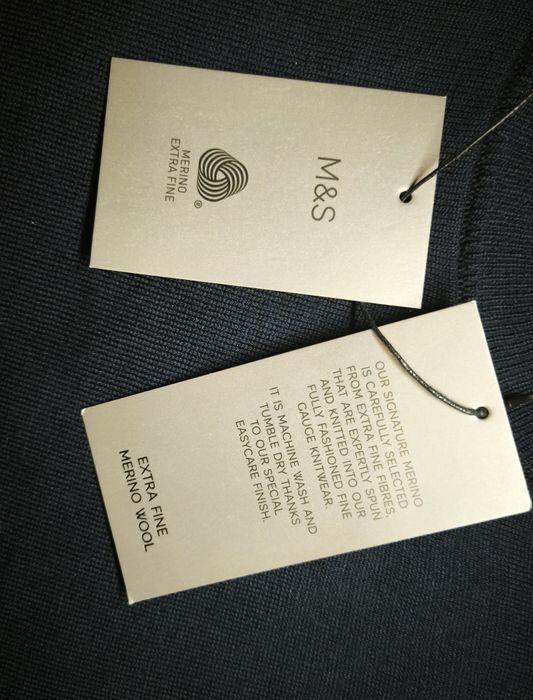 Нова шерстяна футболка M&S Extra fine merino wool, розмір L