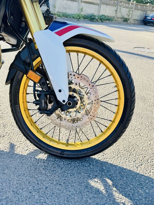 мотоцикл Honda Africa CRF1000 в оригіналі тільки з Японії