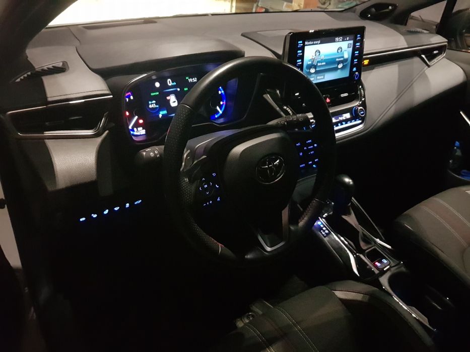 Toyota Corolla 2.0 hybrid  e21 sprzedam lub zamienię.-Head up panorama