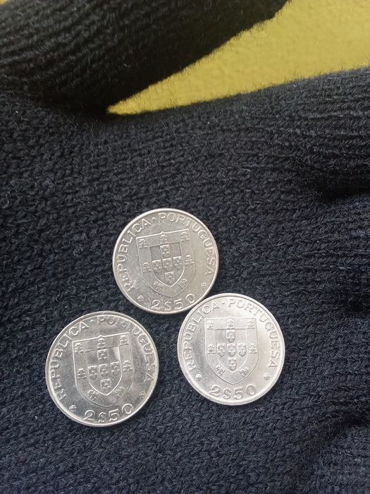 Moedas Comemorativas (3) de 2.50 Escudos