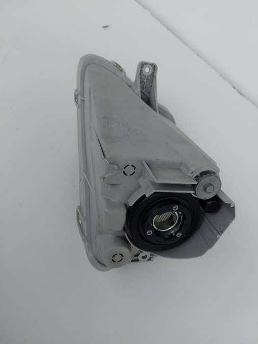 Halogen przedni prawy Lexus LS iv 06-  Europa