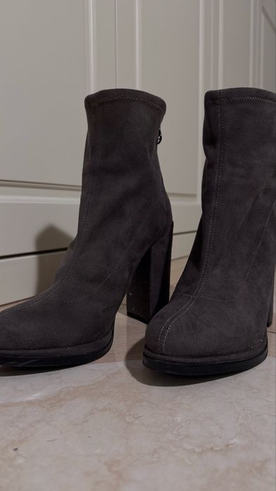 Ботинки чулки GUESS