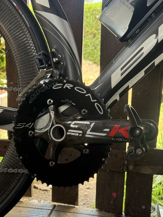BH Aero / Rodas Aero Carbono 60 Mavic / Guiador Aero integrado